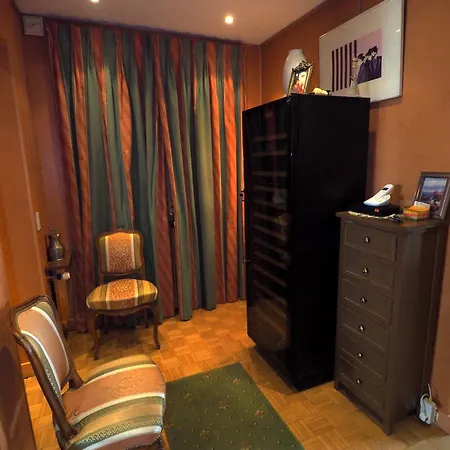 Проживание в семье Chambre Au Coeur De *