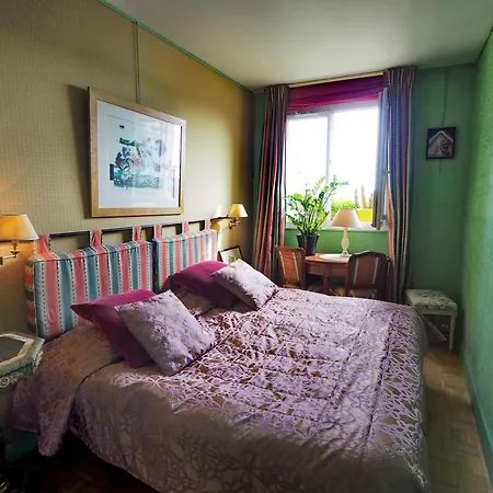 Проживание в семье Chambre Au Coeur De *
